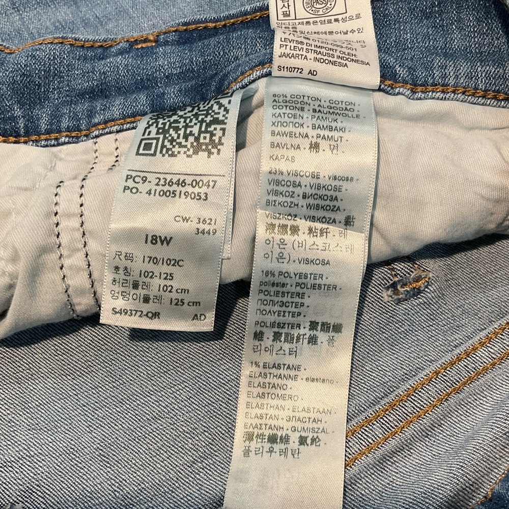 Levi’s Classic Bermuda Women’s Shorts Medium Wash Size 18W - Picture 12 of 16